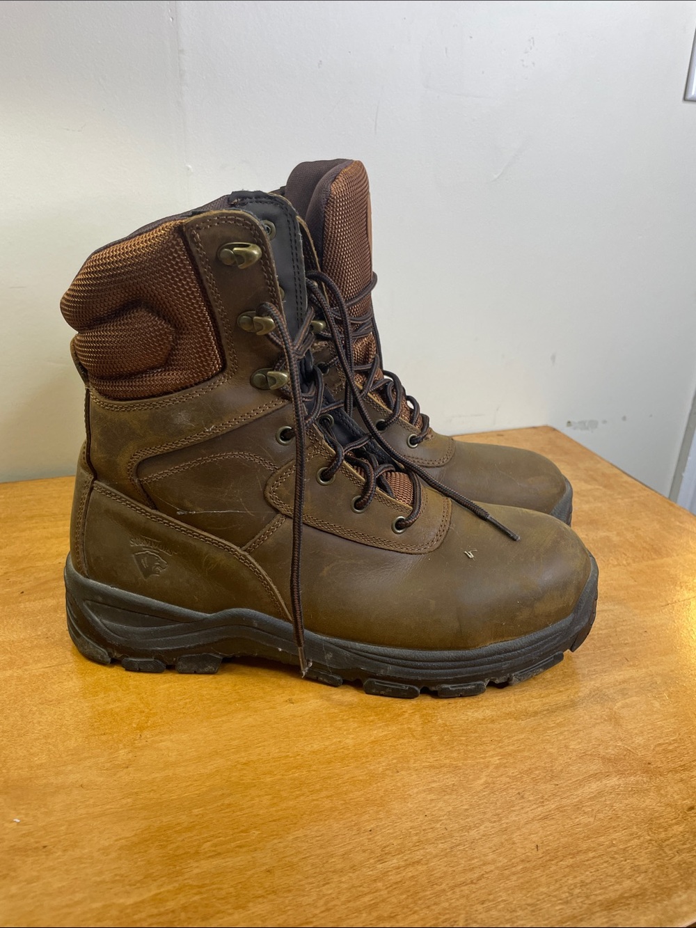 Durable Brown Lace-Up Men's Work Boots with Steel Toe. Size 10.5